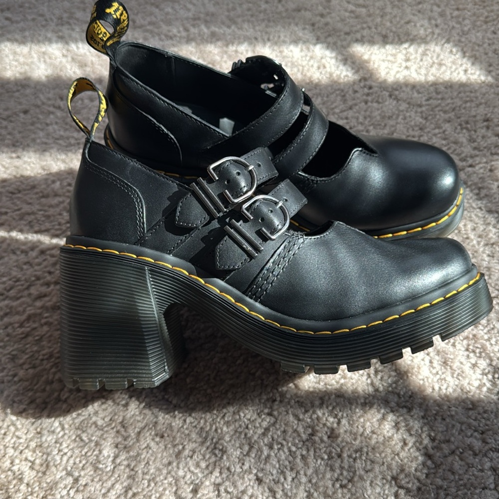 Dr. Martens Eviee- Women's 9 - Picture 2 of 16